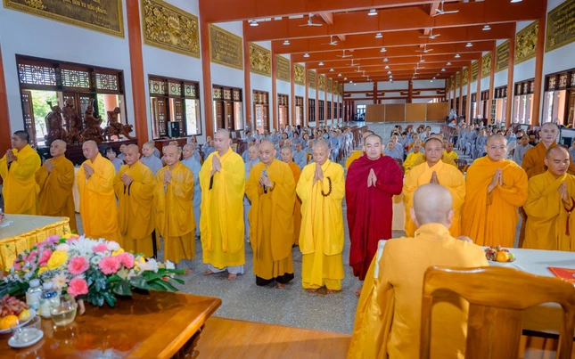 Trưởng lão Hòa thượng Thích Thiện Nhơn đạo từ tại buổi lễ Trưởng lão Hòa thượng Thích Thiện Nhơn đạo từ tại buổi lễ