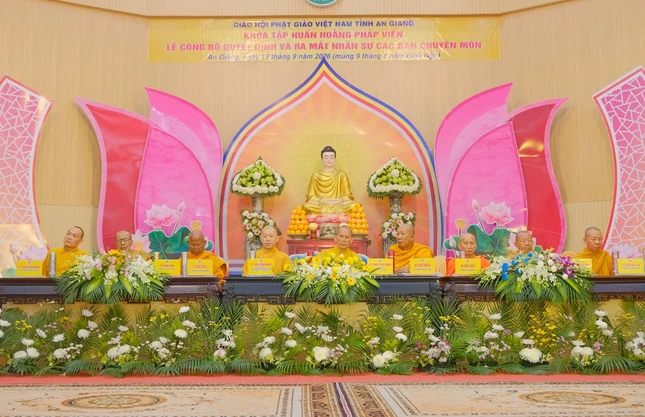 Chư tôn đức Ban Thường trực Ban Trị sự GHPGVN tỉnh An Giang