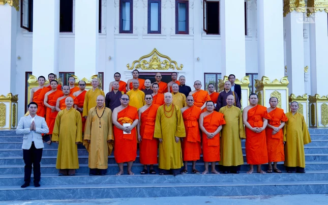 Lưu niệm tại Văn phòng Trung ương Liên minh Phật giáo Lào Lưu niệm tại Văn phòng Trung ương Liên minh Phật giáo Lào