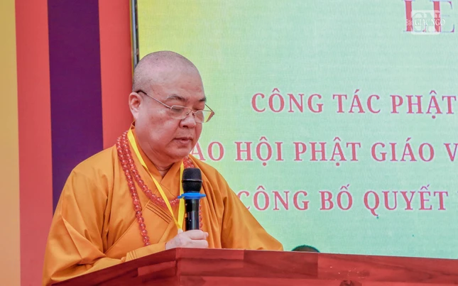 Trưởng lão Hòa thượng Thích Thanh Nhiễu phát biểu chỉ đạo và định hướng hoạt động cho Ban Điều phối và Hợp tác Phật giáo VN tại Lào Trưởng lão Hòa thượng Thích Thanh Nhiễu phát biểu chỉ đạo và định hướng hoạt động cho Ban Điều phối và Hợp tác Phật giáo VN tại Lào
