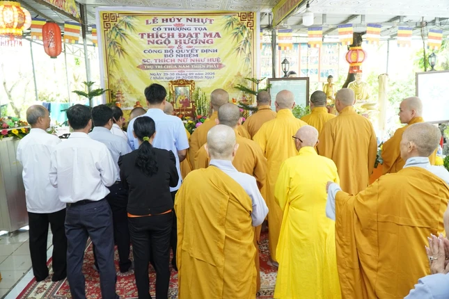 Đại chúng trang nghiêm tưởng niệm lần thứ 5 ngày Thượng tọa Thích Đạt Ma Ngộ Hương, nguyên trụ trì chùa Nam Thiện Phật viên tịch Đại chúng trang nghiêm tưởng niệm lần thứ 5 ngày Thượng tọa Thích Đạt Ma Ngộ Hương, nguyên trụ trì chùa Nam Thiện Phật viên tịch