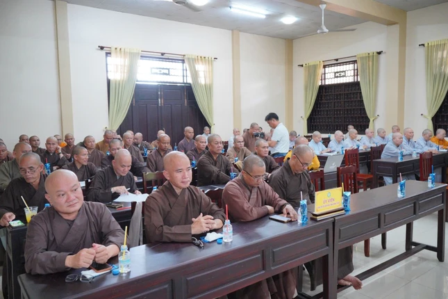 Chư tôn đức Ban Trị sự tham dự Chư tôn đức Ban Trị sự tham dự