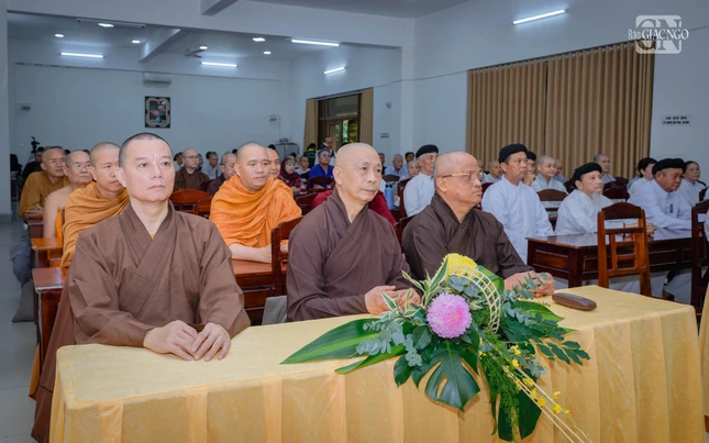 Chư tôn đức tham dự