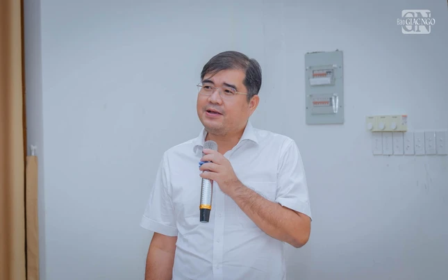 ông Nguyễn Thế Tùng Lâm chia sẻ chuyên đề hướng đến cơ sở tôn giáo xanh, sạch, đẹp, thân thiện với môi trường