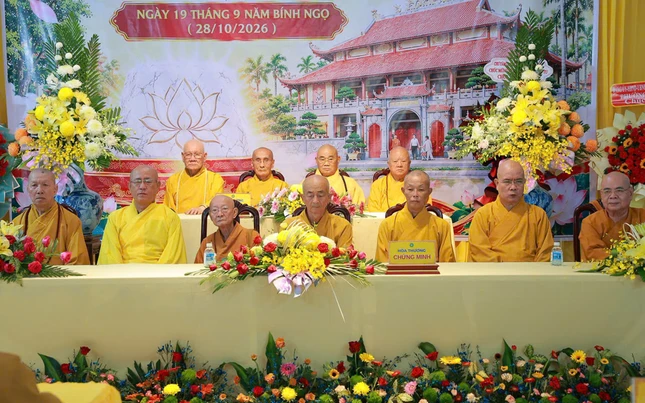 Chư tôn đức chứng minh buổi lễ Chư tôn đức chứng minh buổi lễ