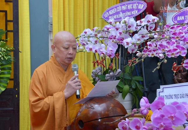 Hòa thượng Thích Lệ Trang, Phó ban Nghi lễ Trung ương dẫn lễ cử hành nghi thức dâng hương, truy tán Đức Pháp chủ Hòa thượng Thích Lệ Trang, Phó ban Nghi lễ Trung ương dẫn lễ cử hành nghi thức dâng hương, truy tán Đức Pháp chủ