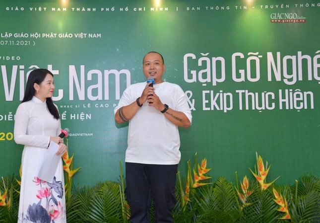 Nhạc sĩ Liêu Hưng, giám đốc sản xuất chia sẻ về những điều tâm đắc khi lần đầu thực hiện một MV mang quá nhiều khác biệt về nội dung và ý nghĩa