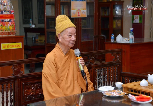 Trưởng lão Hòa thượng Quyền Pháp chủ huấn thị về công tác Phật sự và tu học