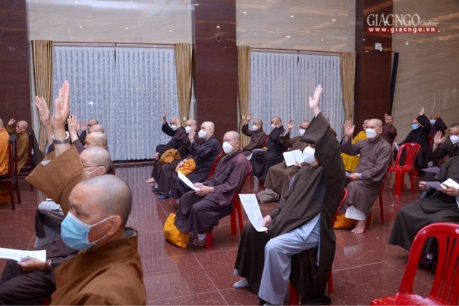 Chư tôn đức biểu quyết thống nhất một số nội dung quan trọng