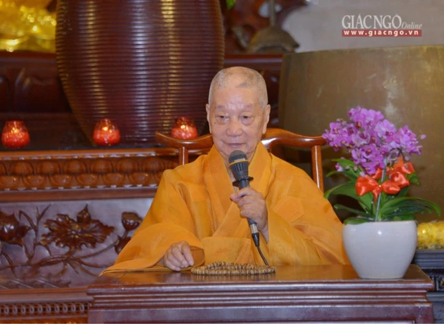 Trưởng lão Hòa thượng Quyền Pháp chủ giáo giới chư Tăng