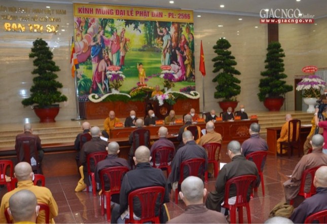 Quang cảnh buổi họp sáng 12-5 tại Việt Nam Quốc Tự