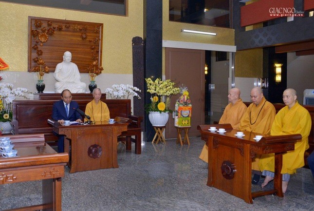 ... Hòa hợp giữa đạo và đời ... Hòa hợp giữa đạo và đời