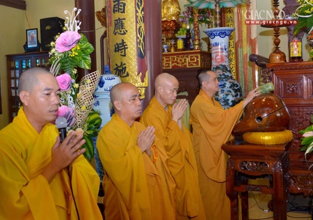 Chư tôn đức nhất tâm tưởng niệm Chư tôn đức nhất tâm tưởng niệm