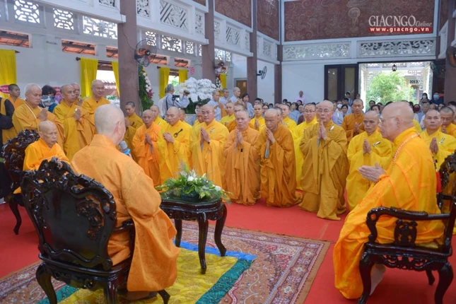 Đức Quyền Pháp chủ có đôi lời gửi gắm đến chư tôn đức môn phái Tường Vân, môn đồ pháp quyến cố Trưởng lão Hòa thượng Thích Minh Châu