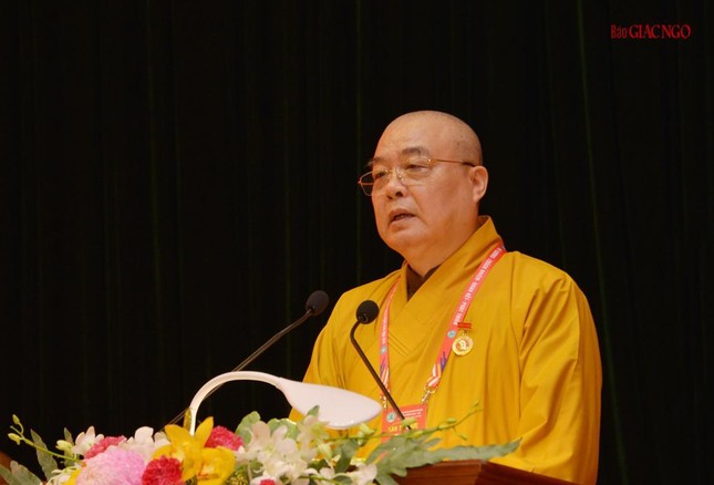 Hòa thượng Thích Thanh Nhiễu, Phó Chủ tịch Thường trực Hội đồng Trị sự, Trưởng ban Tổ chức Đại hội báo cáo công tác tổ chức