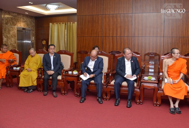 Quý vị lãnh đạo Nhà nước Lào tham gia phái đoàn