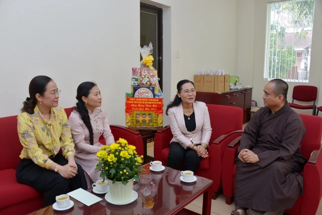 Bà Chủ tịch HĐND TP.HCM đánh giá cao những đóng góp của Phật giáo TP.HCM nói chung, Báo Giác Ngộ nói riêng vào thành tựu chung của TP.HCM Bà Chủ tịch HĐND TP.HCM đánh giá cao những đóng góp của Phật giáo TP.HCM nói chung, Báo Giác Ngộ nói riêng vào thành tựu chung của TP.HCM