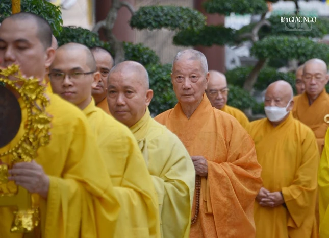 Đức Pháp chủ GHPGVN quang lâm chùa Vạn Đức (TP.Thủ Đức) Đức Pháp chủ GHPGVN quang lâm chùa Vạn Đức (TP.Thủ Đức)