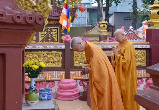 Tri ân các bậc tiên giác đã có công truyền bá Chánh pháp Tri ân các bậc tiên giác đã có công truyền bá Chánh pháp