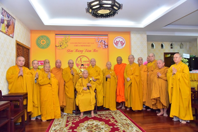 Chúc Tết Hòa thượng Chủ tịch Hội đồng Trị sự GHPGVN - Ảnh: Minh Thuận Chúc Tết Hòa thượng Chủ tịch Hội đồng Trị sự GHPGVN - Ảnh: Minh Thuận