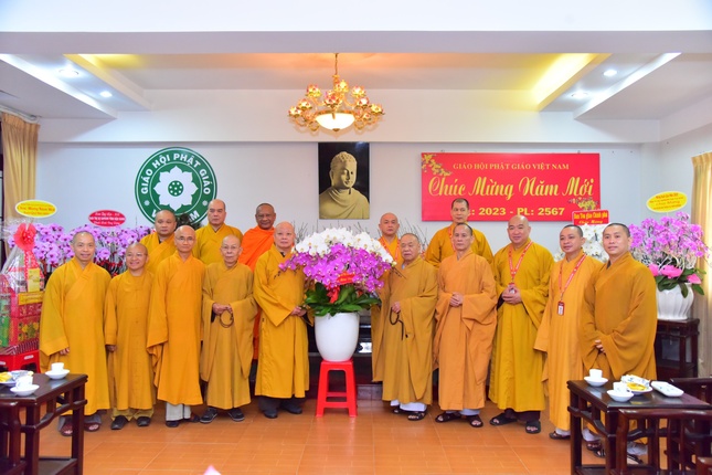 Chúc Tết chư tôn giáo phẩm Hội đồng Trị sự, Văn phòng II Trung ương GHPGVN - Ảnh: Minh Thuận Chúc Tết chư tôn giáo phẩm Hội đồng Trị sự, Văn phòng II Trung ương GHPGVN - Ảnh: Minh Thuận