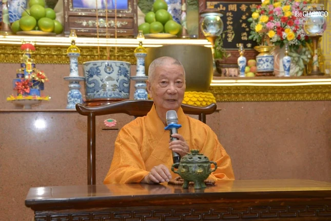 Đức Pháp chủ có lời sách tấn chư Tăng, Phật tử Đức Pháp chủ có lời sách tấn chư Tăng, Phật tử