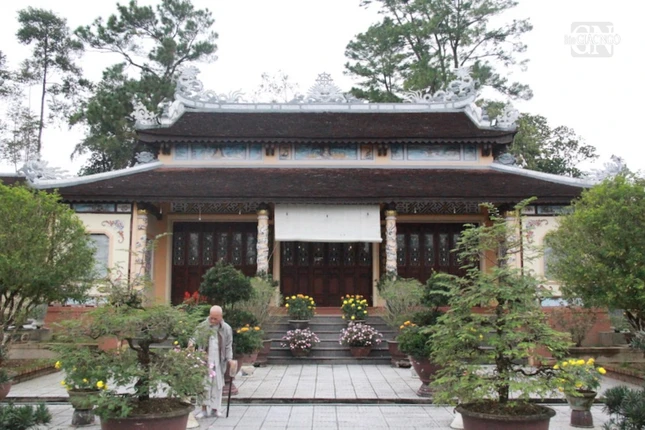 Chùa Hồng Ân gắn liền với hành trạng của Sư bà Diệu Không - vị Ni trưởng kiệt xuất của cố đô