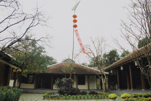 Nhiều ngôi tự viện ở Huế vẫn gìn giữ truyền thống dựng nêu vào tháng Chạp