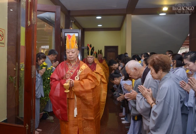 Hòa thượng Thích Lệ Trang đương vi Đệ nhất đàn chủ