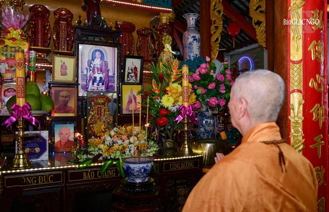 Tại tổ đường chùa Giác Hoàng