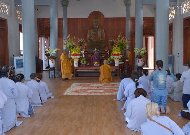 Lễ phổ Phật cúng ngọ Lễ phổ Phật cúng ngọ