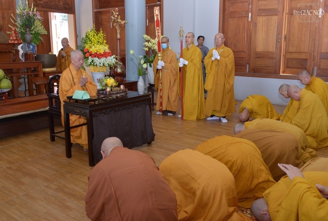 Chư Tăng Ni pháp quyến Đại lão Hòa thượng Thích Đạt Thanh đảnh lễ tạ ân và khánh tuế Đức Pháp chủ GHPGVN Chư Tăng Ni pháp quyến Đại lão Hòa thượng Thích Đạt Thanh đảnh lễ tạ ân và khánh tuế Đức Pháp chủ GHPGVN