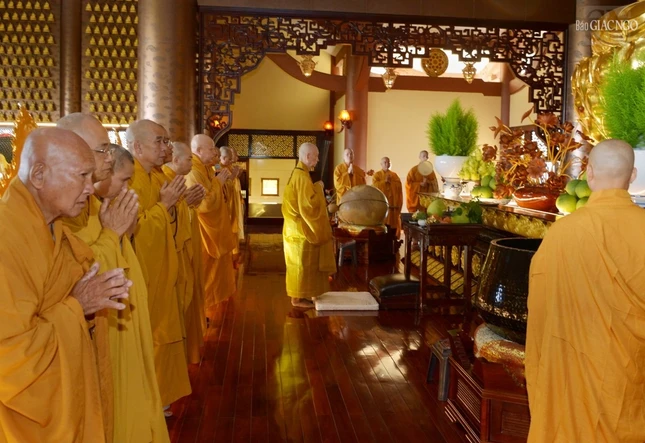 Chư Tăng tham dự lễ khai đàn