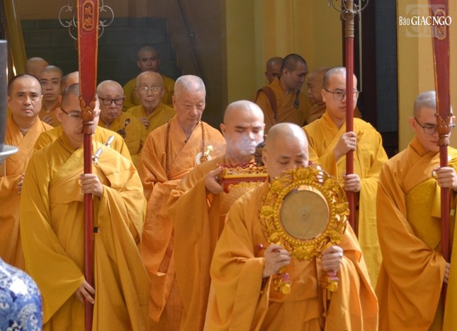 Cung thỉnh Đức Pháp chủ cùng chư tôn giáo phẩm quang lâm cử hành lễ tưởng niệm