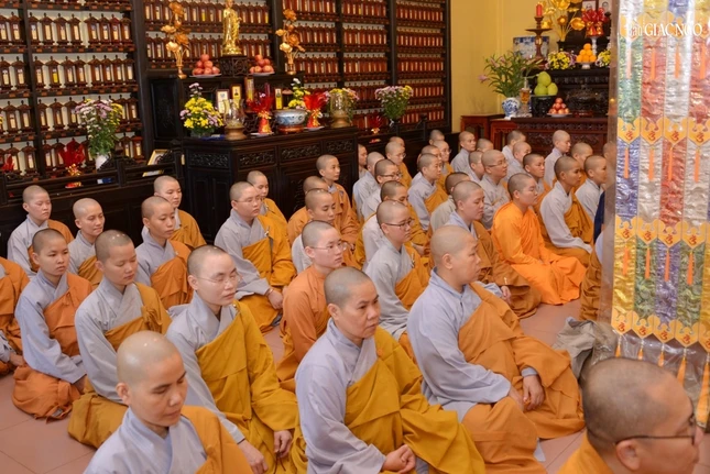 Lắng lòng nhớ nghĩ đến các bậc tiền nhân Lắng lòng nhớ nghĩ đến các bậc tiền nhân