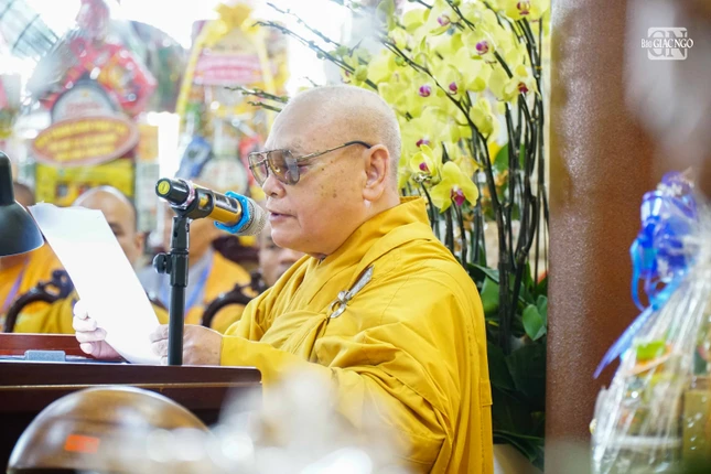 Hòa thượng Thích Thiện Nhơn cung tuyên tiểu sử Đại lão Hòa thượng Thích Trí Tịnh