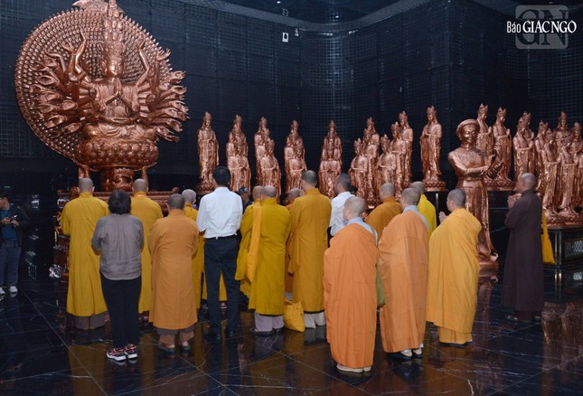 "Nguyện ngày an lành, đêm an lành" "Nguyện ngày an lành, đêm an lành"