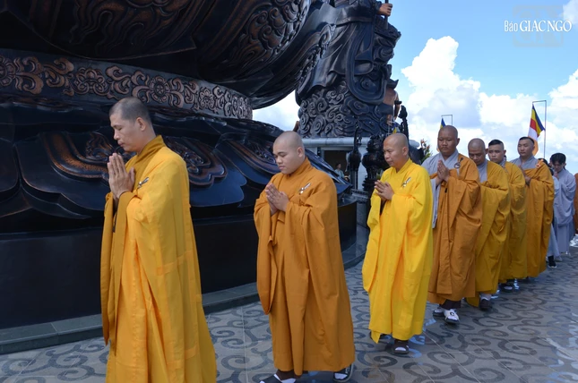 Hữu nhiễu cầu nguyện