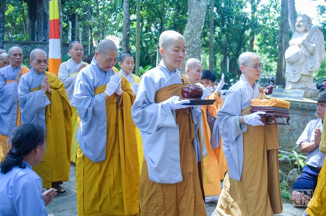 Chư Ni đệ tử và các trú xứ