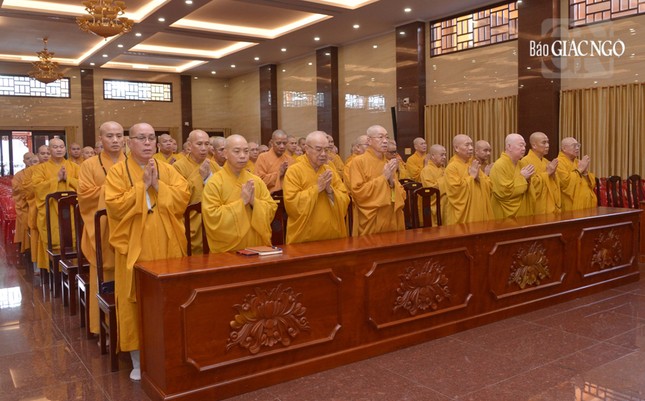 Buổi họp đầu tiên của khóa huân tu