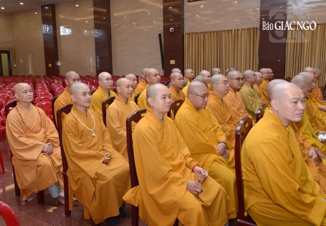 Nhiều vị Tăng trẻ đang làm việc tại các Ban Trị sự, các ban chuyên môn thuộc GHPGVN TP.HCM và TP.Thủ Đức cùng các quận, huyện tham dự Nhiều vị Tăng trẻ đang làm việc tại các Ban Trị sự, các ban chuyên môn thuộc GHPGVN TP.HCM và TP.Thủ Đức cùng các quận, huyện tham dự