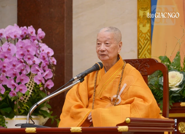 Đức Pháp chủ có lời sách tấn đến đại chúng tham dự khóa huân tu Đức Pháp chủ có lời sách tấn đến đại chúng tham dự khóa huân tu