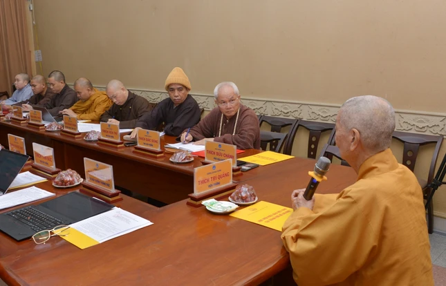 Trưởng lão Hòa thượng Viện trưởng lưu ý chư tôn đức Hội đồng Điều hành cần chú ý đến việc xây dựng hoạt động của Học viện sát với yêu cầu thực tiễn