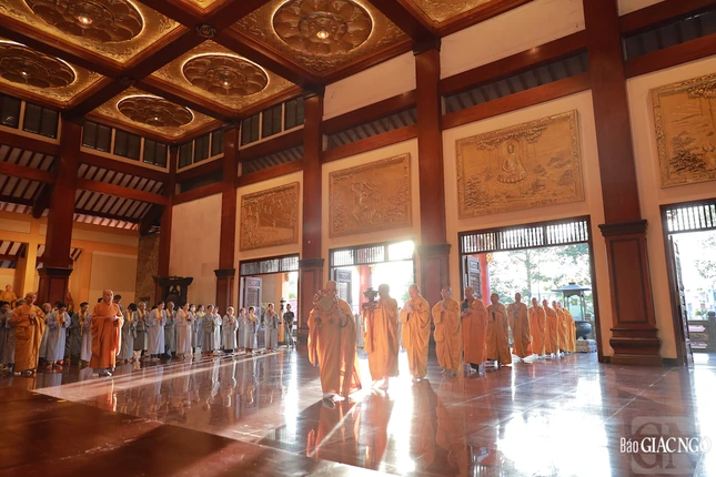 Ban Kinh sư quang lâm chánh điện