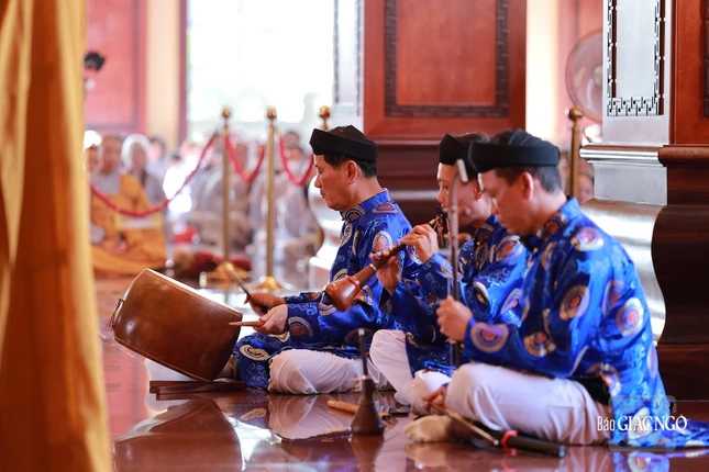 Dàn nhạc truyền thống của Phật giáo miền Trung Dàn nhạc truyền thống của Phật giáo miền Trung