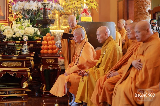 Trưởng lão Hòa thượng Thích Minh Thông đọc lời tưởng niệm