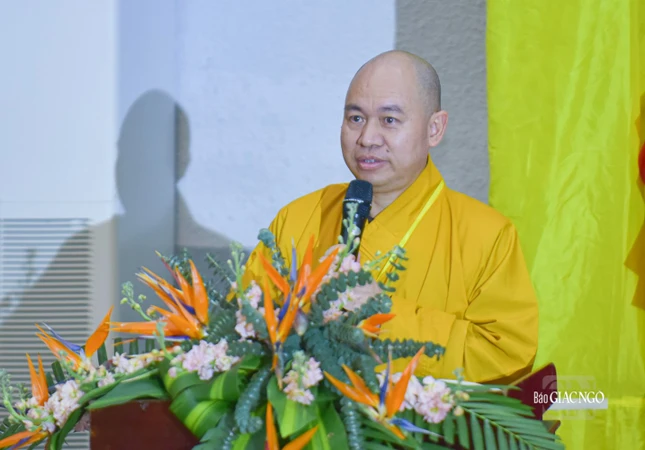 Thượng tọa Thích Đức Thiện đại lao Trưởng lão Hòa thượng Thích Thiện Nhơn tuyên đọc đạo từ