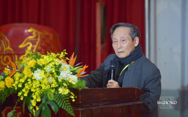 Giáo sư Lê Mạnh Thát phát biểu đúc kết Hội thảo