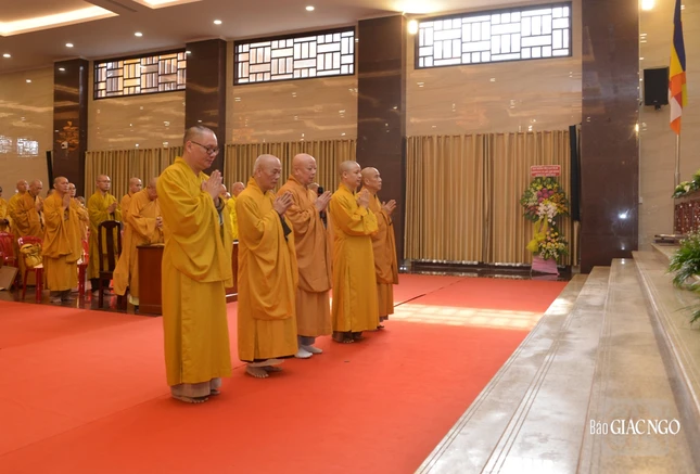 Chư tôn đức Ban Nghi lễ T.Ư tiếp nhận chỉ đạo, phát nguyện y giáo phụng hành