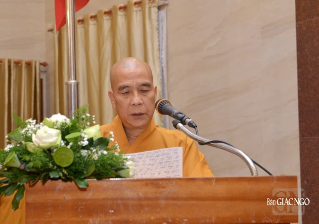 Thượng tọa Thích Quảng Chơn, Phó Trưởng ban Thường trực Ban Nghi lễ T.Ư phát biểu cảm tạ